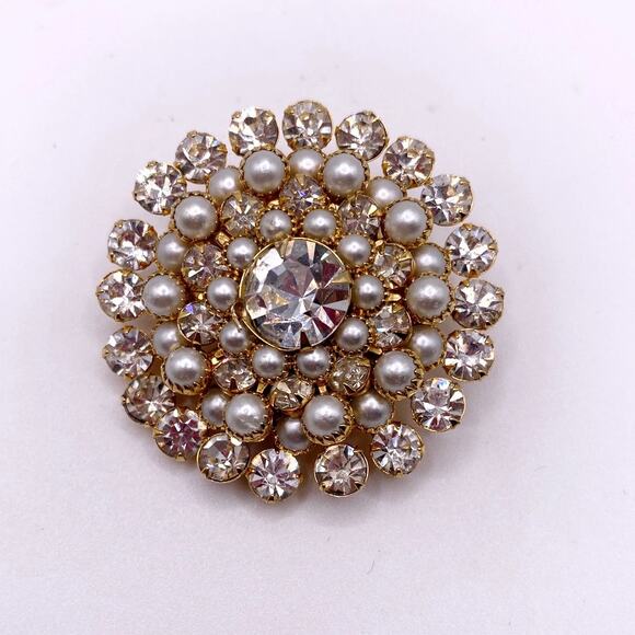Judy Lee Faux Pearl and Rhinestones Roseta Brooch - Picture 4 of 5
